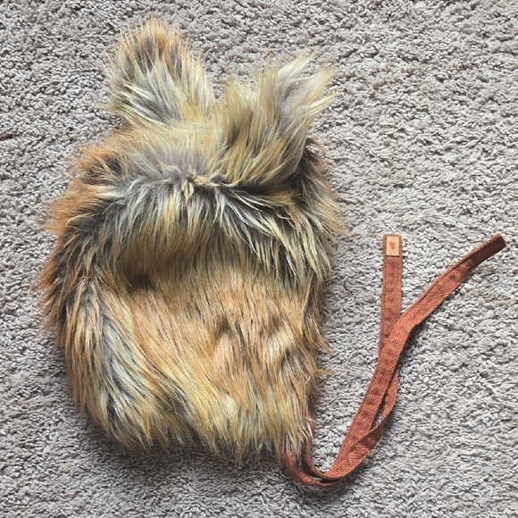 Native Fable Fox Bonnet - Picture 2 of 3